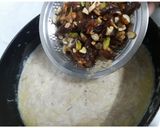 A picture of step 5 of Sheer Khurma.