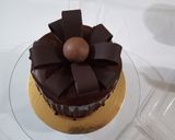 Foto del paso 5 de la receta: Torta de trufa, ganache de chocolate blanco y brillo espejo