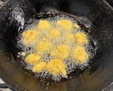 A picture of step 2 of White peas pakora.
