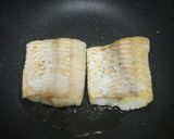 Foto del paso 2 de la receta: Merluza con espinaca y salsa maltesa