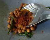 A picture of step 2 of Spicy Makhana.