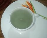 A picture of step 2 of Blue Tea - Aparajita flower tea.