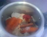 صورة لخطوة 1 من وصفة طعام مرقة حمراء 🍗🧅🍅🥕🥔🥫🍶