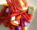 Foto langkah ke 1 dari resep Sambal Bawang/ Sambel pecel Lele.