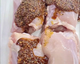 Foto del paso 2 de la receta: Contramuslos de pollo horneados con especias