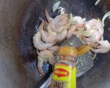 Foto langkah ke 5 dari resep Udang Tumis Kecap.