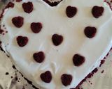 A picture of step 4 of Red velvet cake with cheese cream frosting.