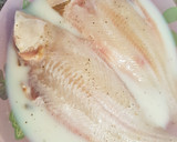 Foto del paso 2 de la receta: Lenguado menier con un toque de cúrcuma