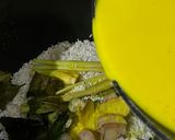Foto langkah ke 4 dari resep 76.) Nasi kuning magicom anti gagal harum lezat.