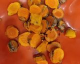 A picture of step 1 of Turmeric Fresh and Raw (Preserve).