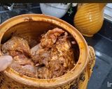 صورة لخطوة 2 من وصفة "مردوم اللحم في قدر الطين على الطريقة التقليدية".4