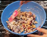 A picture of step 4 of Mayo Chickpea Salsa.