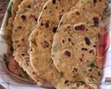 धनिया थेपला (dhaniya thepla recipe in Hindi) रेसिपी चरण 3 फोटो