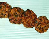 A picture of step 6 of Oats tikki with leafy vegetables.