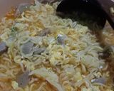 Foto langkah ke 6 dari resep Mie tek tek indomie kuah.