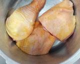 Foto del paso 2 de la receta: Pasta en salsa, acompañada con pernil de pollo