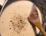 Foto del paso 3 de la receta: Blanca y radiante va la...(Merluza con salsa blanca gratinada)