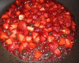 Foto langkah ke 2 dari resep Korean Strawberry Milk.