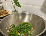 Foto langkah ke 3 dari resep Mangut Pari Asap Kacang Panjang.
