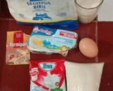 Foto langkah ke 1 dari resep Donat simple menul2 tanpa kentang tanpa mixer.