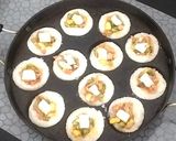 A picture of step 7 of Bread pizza cups.