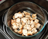 Foto del paso 5 de la receta: Pechuga de pollo con champiñones Portobello, con salsa de Cabrales