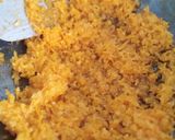 केसरी कोकोनट बाइट (Kesari coconut bite recipe in Hindi) रेसिपी चरण 5 फोटो