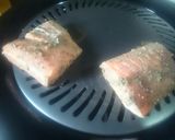 Foto langkah ke 5 dari resep Steak Salmon Blackpepper with Cheese Souce.