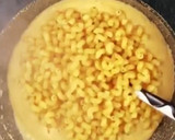 A picture of step 1 of Hamburger Mac and cheese.