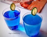 A picture of step 2 of Blue moon drink.