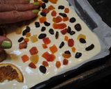 A picture of step 5 of Fruity chocolate Bars.