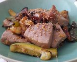 Foto del paso 5 de la receta: Atún marinado con verduras -en sartén-