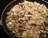 Foto del paso 7 de la receta: Arroz con bacalao al pil pil y almejas