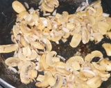 A picture of step 4 of Chicken steak with mushroom sauce.