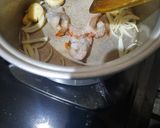 Foto langkah ke 2 dari resep Sup Tahu, Udang, Baso by BuNda 💕.