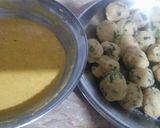 A picture of step 3 of Aloo k chatpatay pakoray.