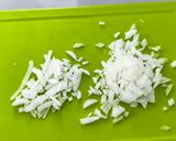 Foto del paso 3 de la receta: Tortilla de ajetes tiernos