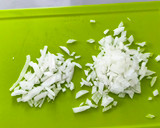 Foto del paso 3 de la receta: Tortilla de ajetes tiernos