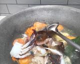 Foto langkah ke 4 dari resep Sup kepiting kembang kol.