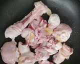 Foto langkah ke 2 dari resep Sup Ayam Jamur Tiram.