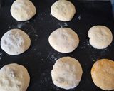 Une image de l'étape 6 de Bun's farcies au boeuf et cheddar et lardons crème fraîche cheddar.