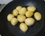 A picture of step 2 of Dum aalu.