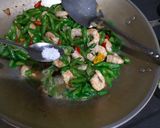 Foto langkah ke 5 dari resep Tumis Buncis Udang Saos Tiram.