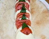 Foto del paso 5 de la receta: Ensalada capresa con toque arábigo 🍅🧀🌯
