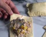 Foto langkah ke 4 dari resep Tuna Mayo Puff.