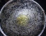 A picture of step 4 of Vanilla-stuffed mini pancakes.