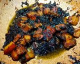 รูปขั้นตอนการทำที่ 3 ของ สูตร "หมูสามชั้นตุ๋นกานาฉ่าย" ตราชฎา