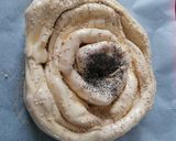 Foto del paso 4 de la receta: Espiral de hojaldre relleno de jamón york y mozzarella