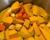 Une image de l'étape 1 de Soupe butternut et champignons et marrons.