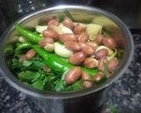 A picture of step 1 of Bhujiya dhaniya ki chutney.